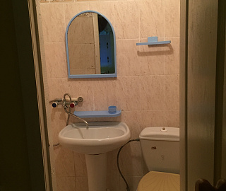 Четырехместный со всеми удобствами. Гостевой дом на Комарова 17. 