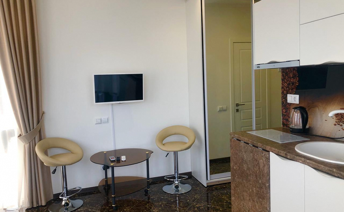 Круглый видовой номер. Отель Апарт отель "Дуэт". Ялта