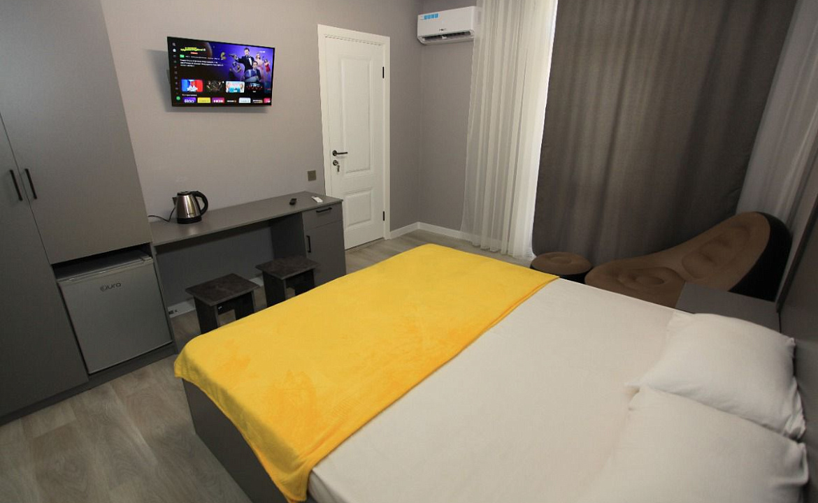 Номер Стандарт 2 местный. Гостевой дом "Седьмое небо". Сухум