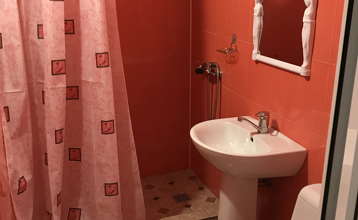 Двух комнатный семейный номер . Гостевой дом У Наталии . Джубга