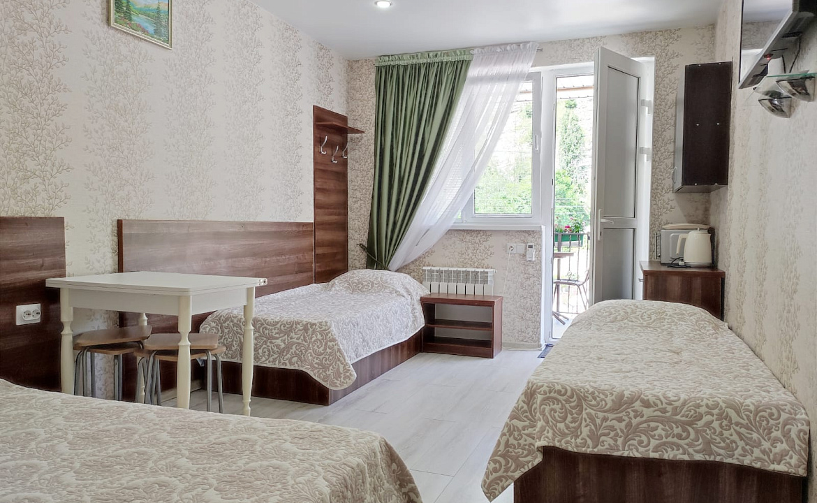 4-х местный стандарт со всеми удобствами.. Гостевой дом "Уда-ча". Лазаревское 4-х местный стандарт со всеми удобствами.. Гостевой дом "Уда-ча". Лазаревское