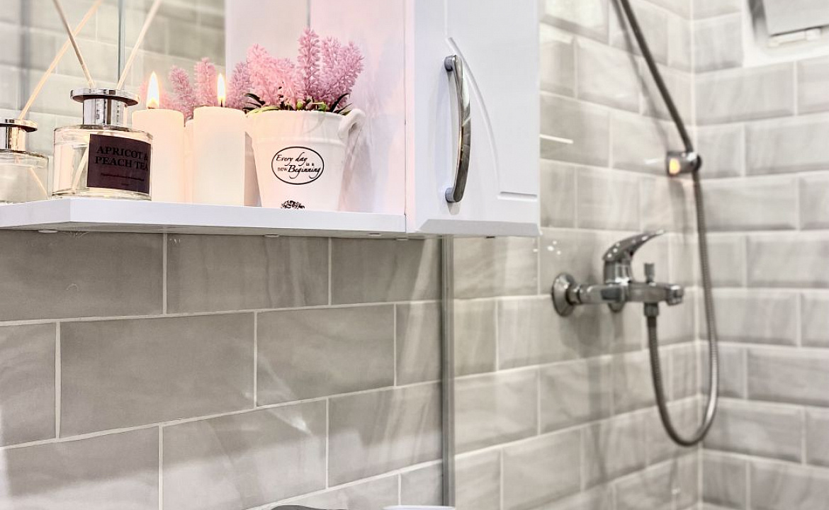 Квартира с великолепным видом на Горы и Море. Квартира в многоквартирном доме C видом на Горы и Море на Дмитриевой 56. Сочи