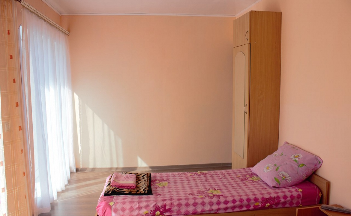 Эконом 3х местный. Гостевой Дом Melrose. Заозерное