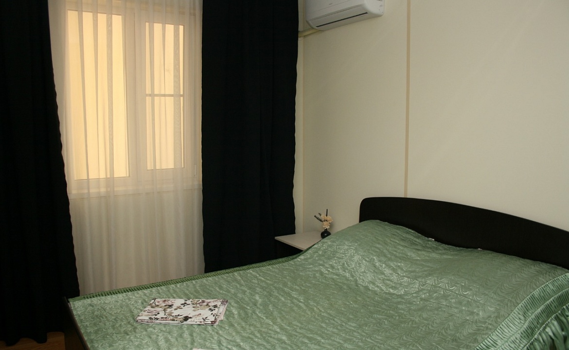 Двухкомнатный номер со своей кухней. Гостевой дом 7Я. Голубицкая