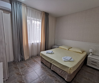 Улучшенный двухместный с балконом. Гостевой дом Orange House . 