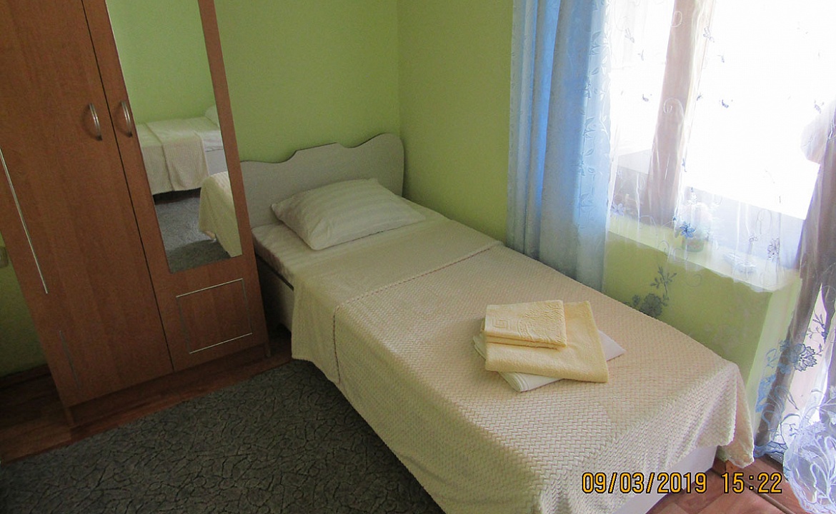 Номер «Стандарт» 4-х местный. Гостевой дом “У Петровича”. Приморский