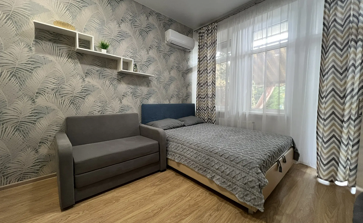 Апартамент с террасой 14к2. Светлая квартира с террасой и морем. Дагомыс