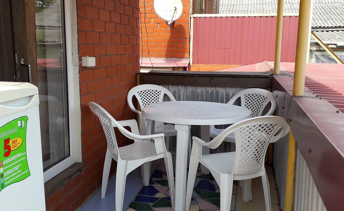 4х местный бюджетный, до 5ти лет ребенок бесплатно. Гостевой дом МОРЕ с бассейном и баней. Джубга