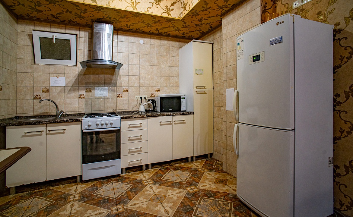 2х местный полулюкс с балконом. Отель "Калараш 17а". Лазаревское