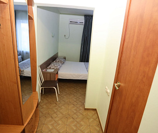 Номер в цоколе 2-х местный. Гостевой дом "Астра" - Витязево. 