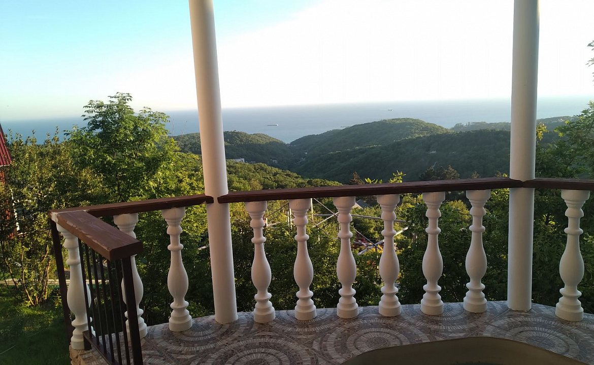 Вилла на две семьи. "Вилла и Бревенчатые дома в лесу" . Туапсе