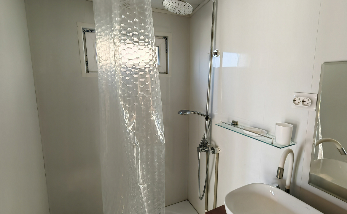 Большой дом. Гостевой комплекс "Атмосфера". Сухум