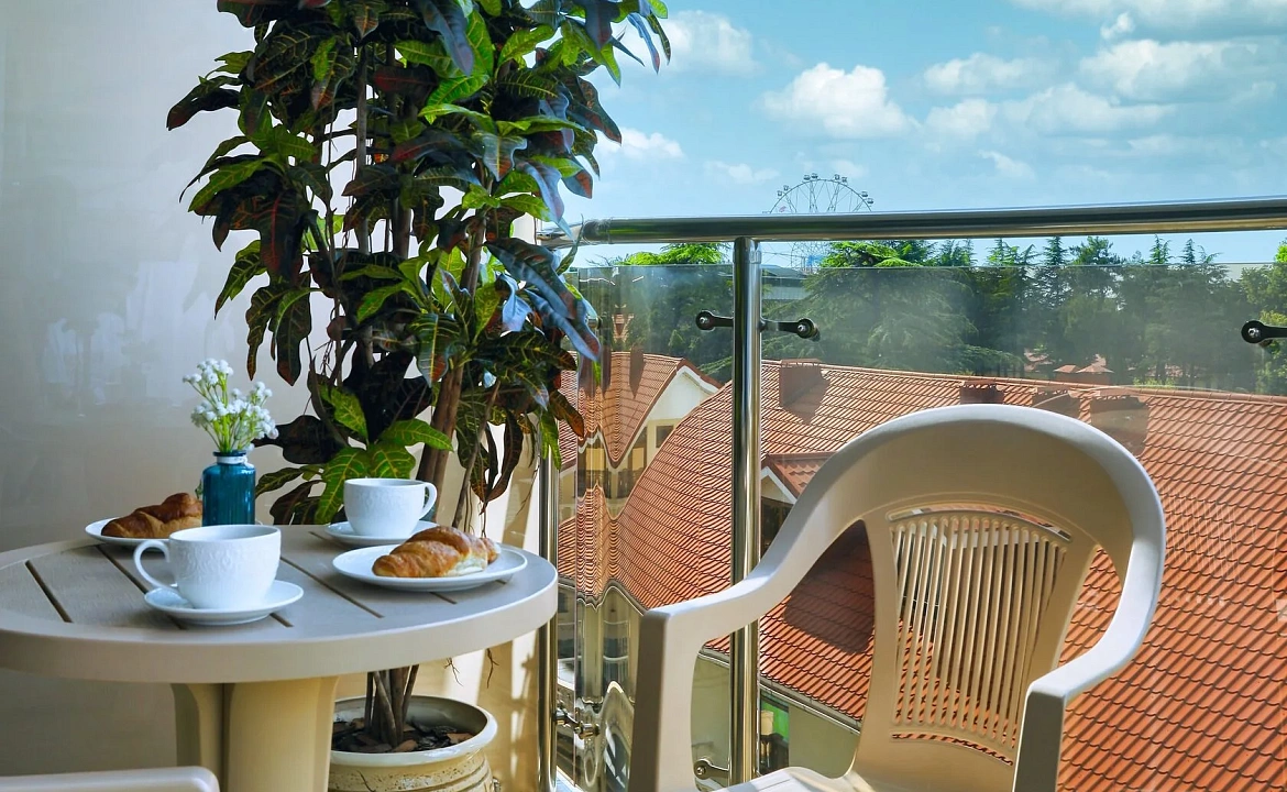 Полулюкс с балконом 2+1. Отель "Атлант". Лазаревское Полулюкс с балконом 2+1. Отель "Атлант". Лазаревское