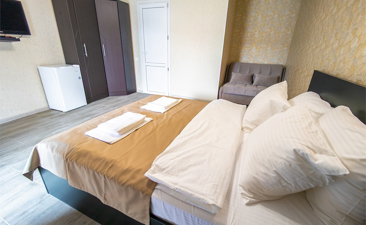 Стандарт улучшенный. Гостевой дом "Фазенда". Кабардинка