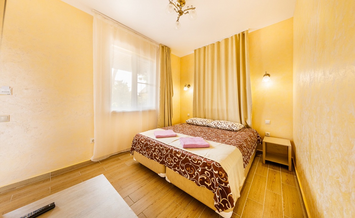 2-местный с общей террасой . База отдыха "Тюльпан". Витязево