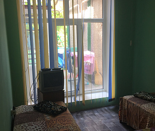 Четырехместный «Эконом». Гостевой дом на Комарова 17. 