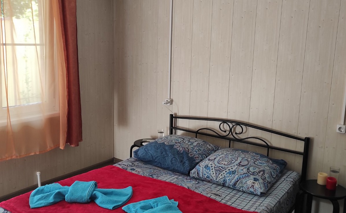Комфорт трехместный. Гостевой дом Вояж. Кучугуры