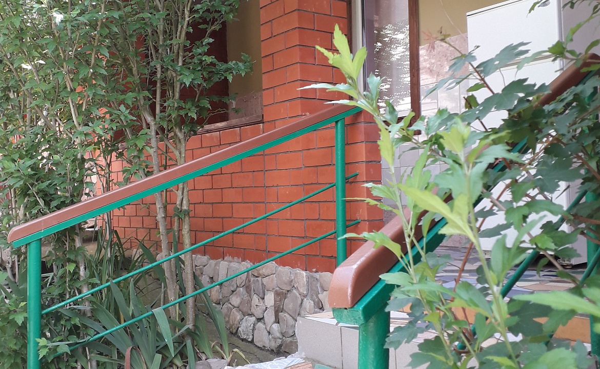 3х местный бюджетный, до 5ти лет бесплатно. Гостевой дом МОРЕ с бассейном и баней. Джубга