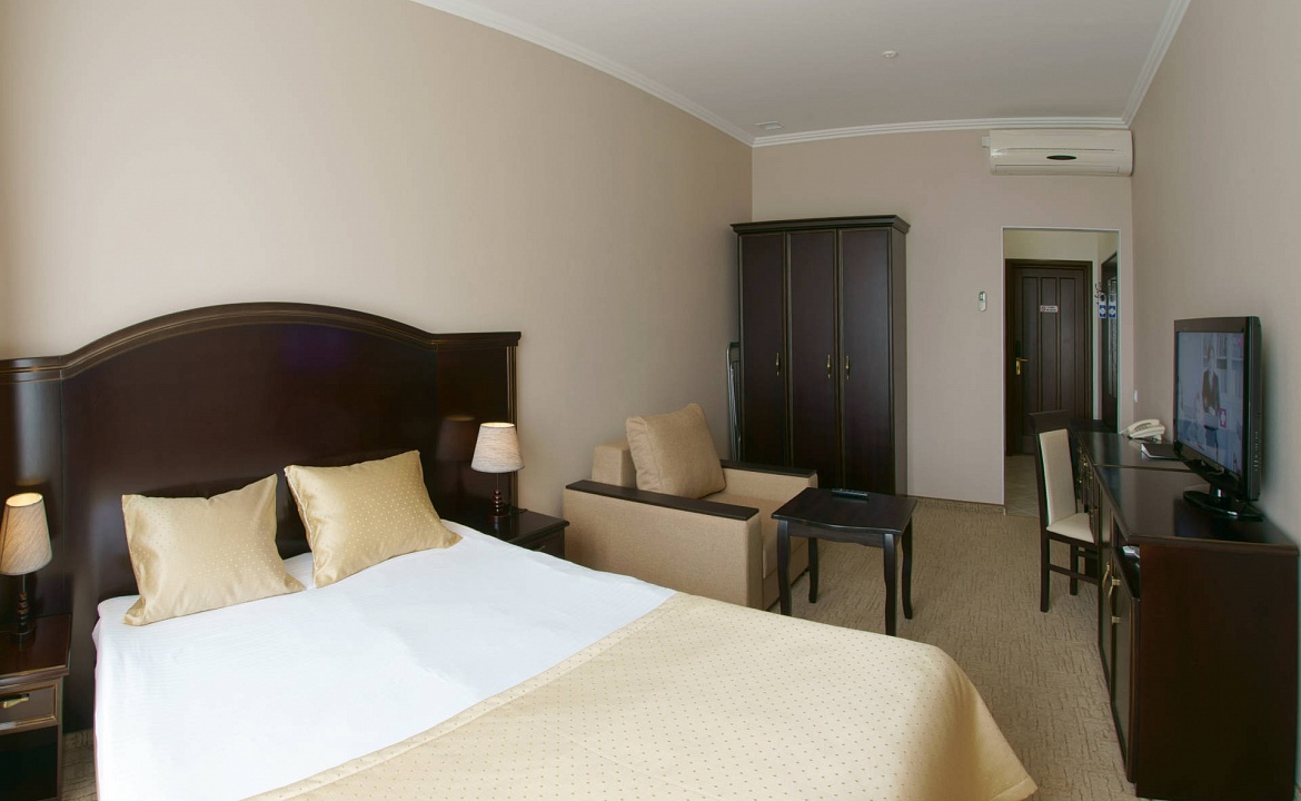 Номер Комфорт с 1 двуспальной кроватью или 2 односпальными кроватями. Отель "Вилла Голубой залив". Симеиз