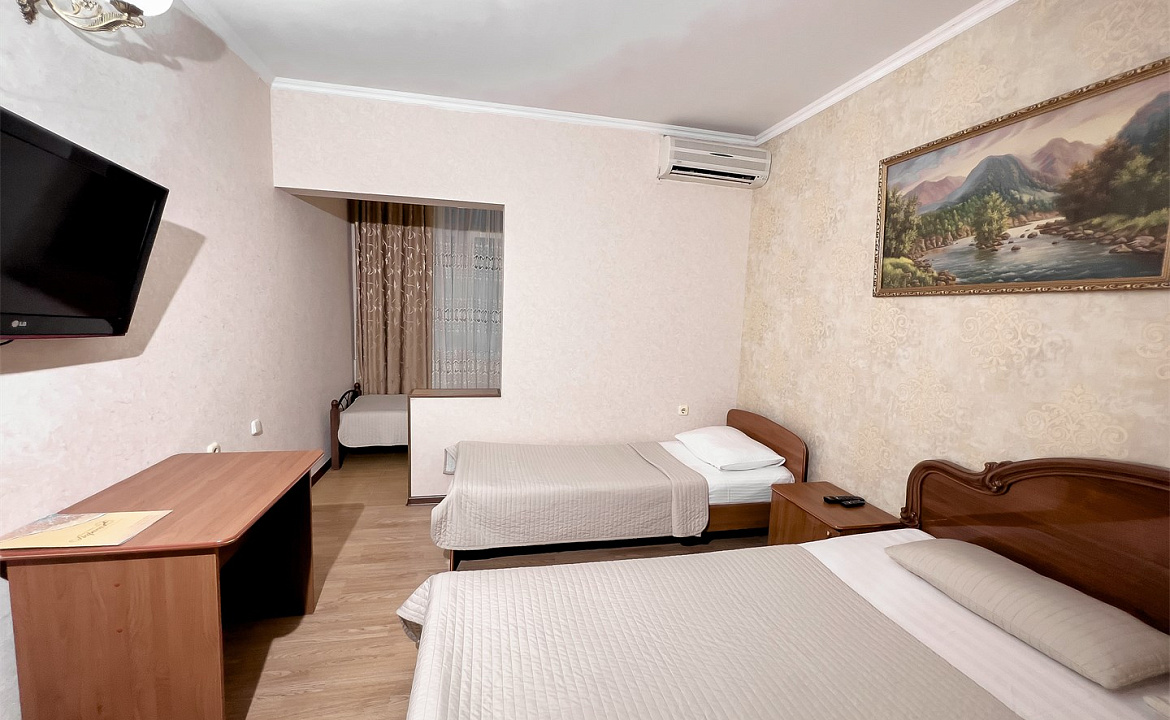 Семейный номер. Отель "VIVA Лариса". Адлер