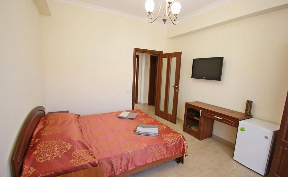 2-х комнатный номер с балконом. Гостевой дом "Радуга". Витязево