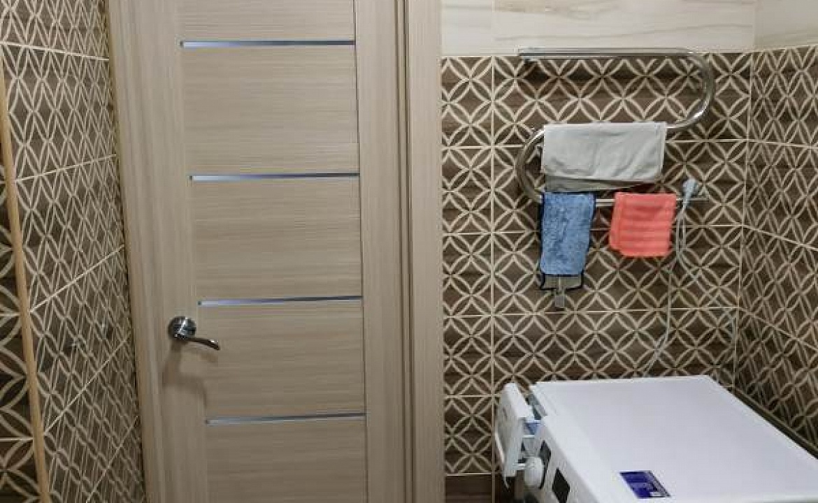 Апартаменты (1-комнатная квартира - студия). Квартира в многоквартирном доме "Апартаменты у моря". Севастополь