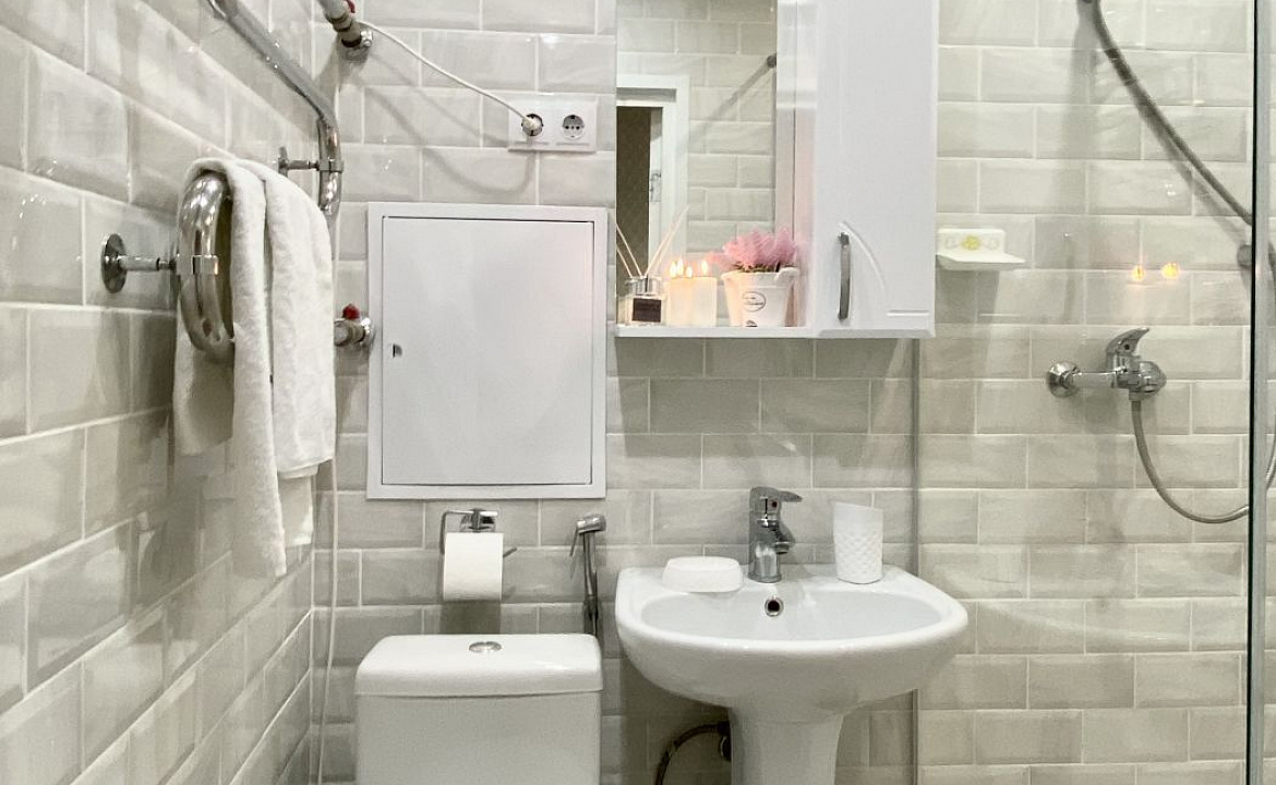 Квартира с великолепным видом на Горы и Море. Квартира в многоквартирном доме C видом на Горы и Море на Дмитриевой 56. Сочи