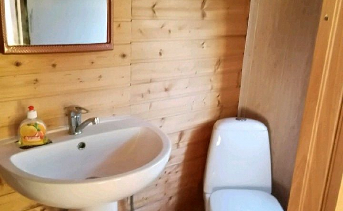 Комната 14 м² в 4-к, 1/1 эт.. Квартира в многоквартирном доме Комната 14 м² в 4-к, 1/1 эт.. Ейск