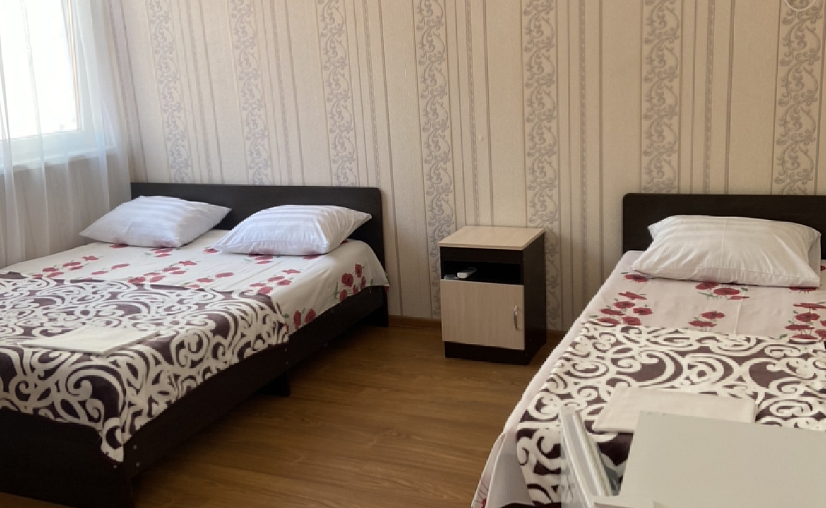 3-х местный номер на 3-ем этаже. Гостевой дом У Сергея и Веры . Гагра 3-х местный номер на 3-ем этаже. Гостевой дом У Сергея и Веры . Гагра