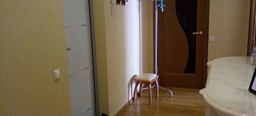 Сдам 2х комнатную р-н Светлана посуточно