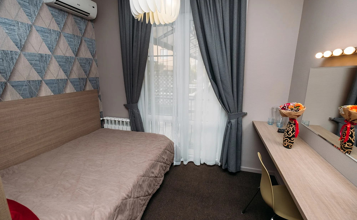 2-4-МЕСТНЫЙ ПОЛУЛЮКС УЛУЧШЕННЫЙ. Гостевой Дом "VENEZIA". Анапа