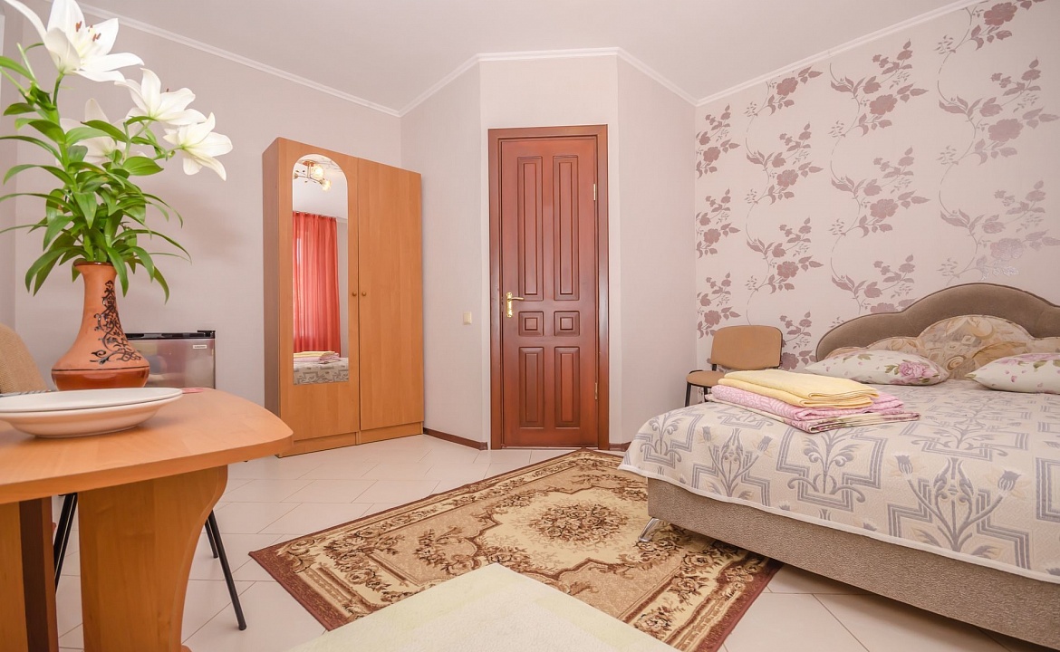 Двухместный Стандарт с дополнительным местом для семьи с ребёнком. Вилла "Любимая". Береговое