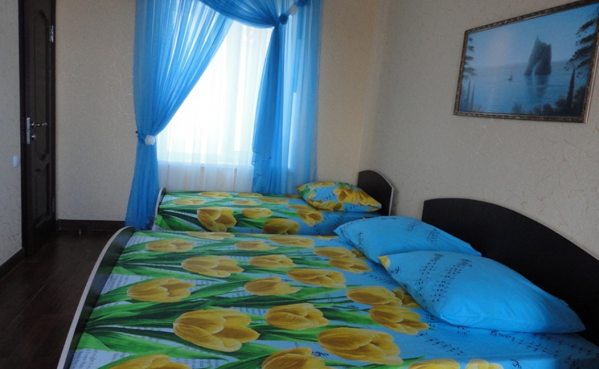 3х местный стандарт. Гостевой Дом Ошале. Орджоникидзе 3х местный стандарт. Гостевой Дом Ошале. Орджоникидзе