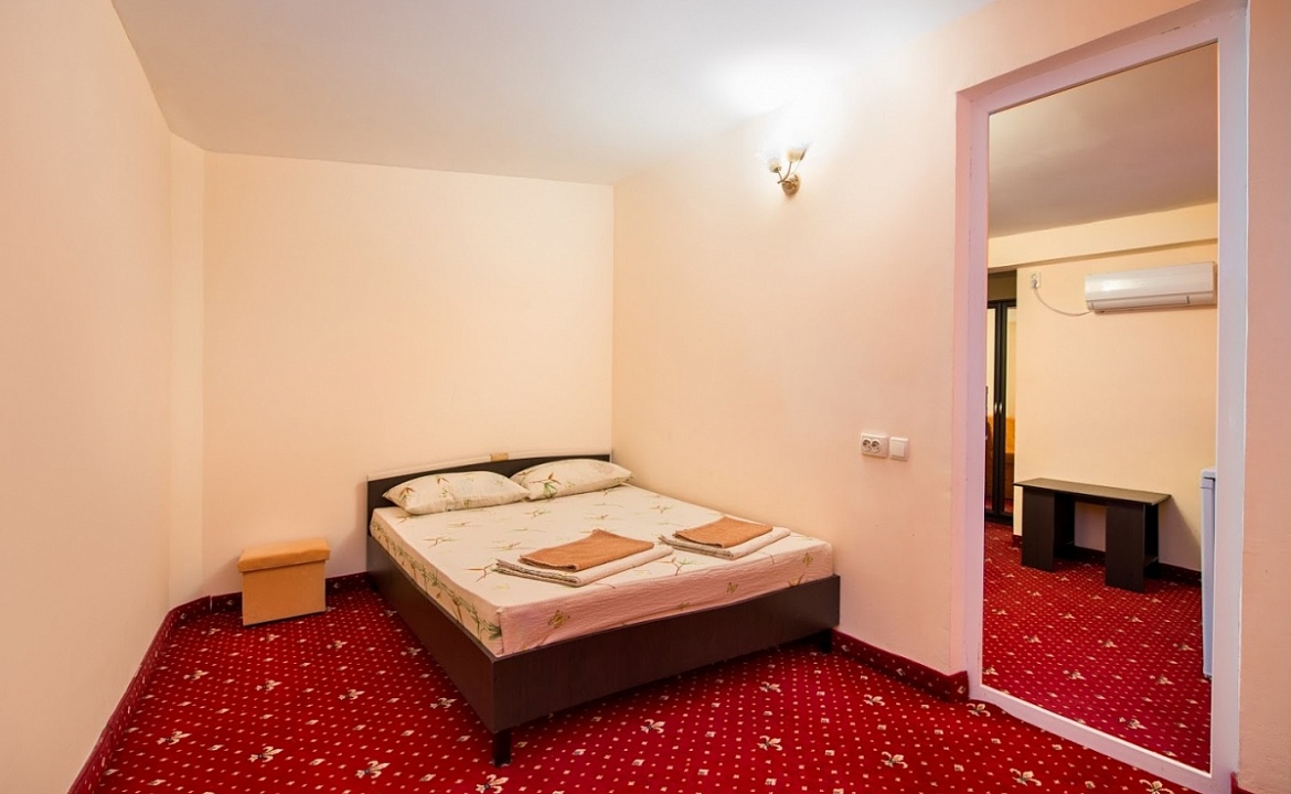 Семейный номер.  Вилла "Рай". Рыбачье