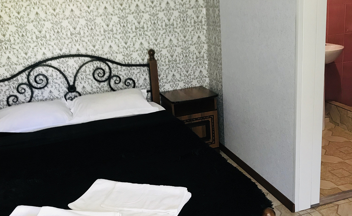 Номер с террасой . Гостевой дом У Наталии . Джубга