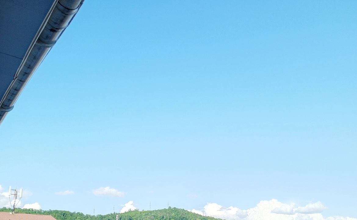 Четырёхместный номер с балконом. Отель "Гермес" . Вардане Четырёхместный номер с балконом. Отель "Гермес" . Вардане