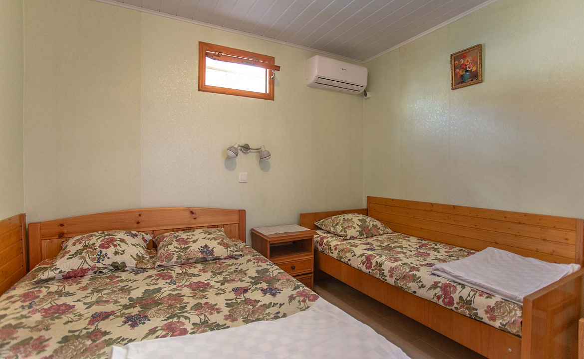 Номера Эконом. Частный сектор Полина. Кабардинка