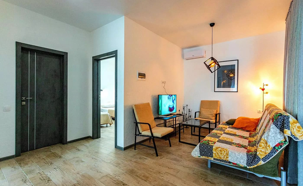 Половина дома (трехкомнатный люкс). Половина дома (трехкомнатный люкс) "У Жоровны". Геленджик Половина дома (трехкомнатный люкс). Половина дома (трехкомнатный люкс) "У Жоровны". Геленджик