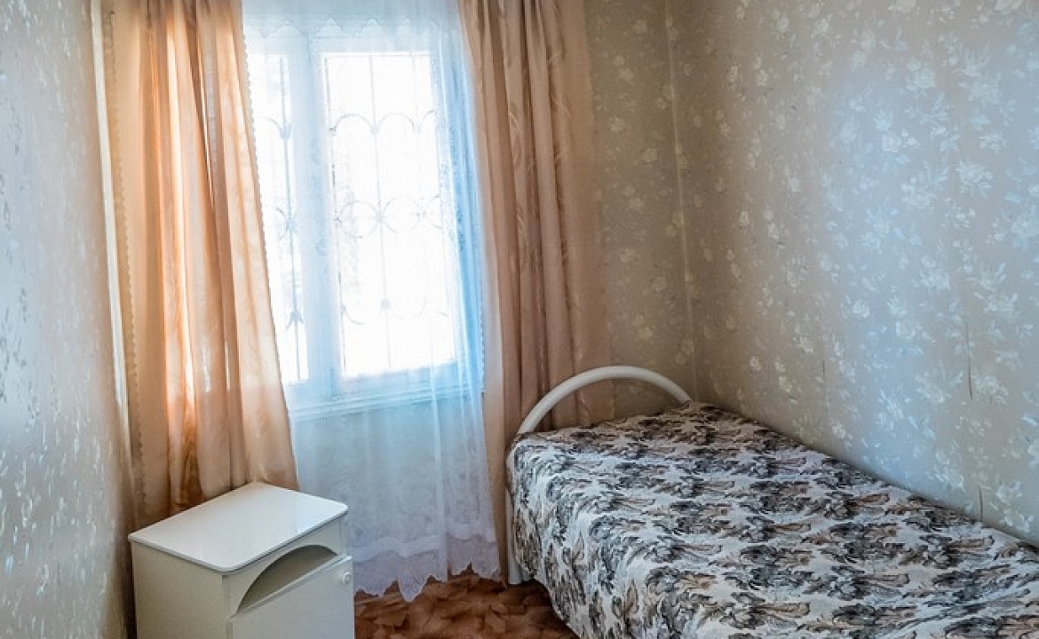 Трехкомнатный 2 категория. Пансионат "Приазовье". Ейск