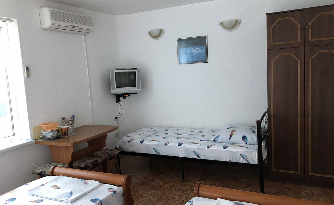 Трехместный номер. Гостевой дом АнНи. Гаспра