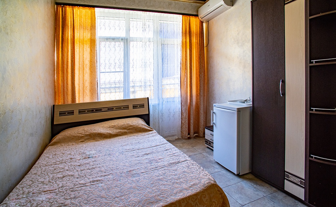 2х местный полулюкс с балконом для 2+1. Отель "Калараш 17а". Лазаревское