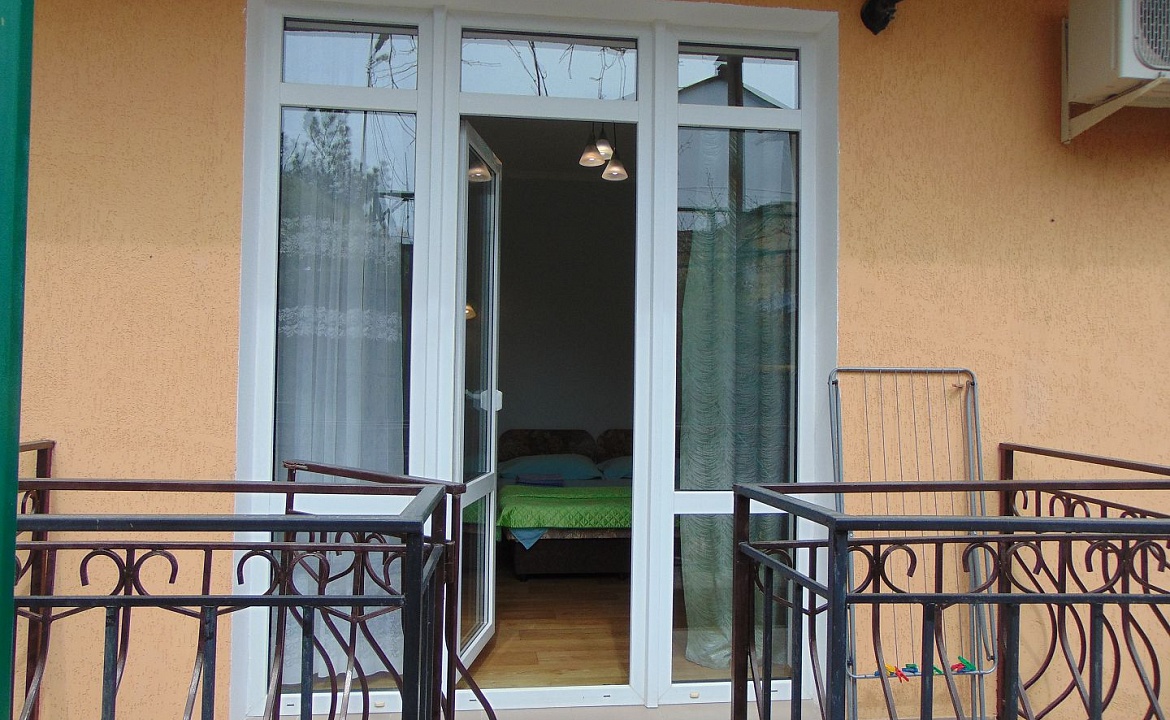 Трехместный номер-студия 