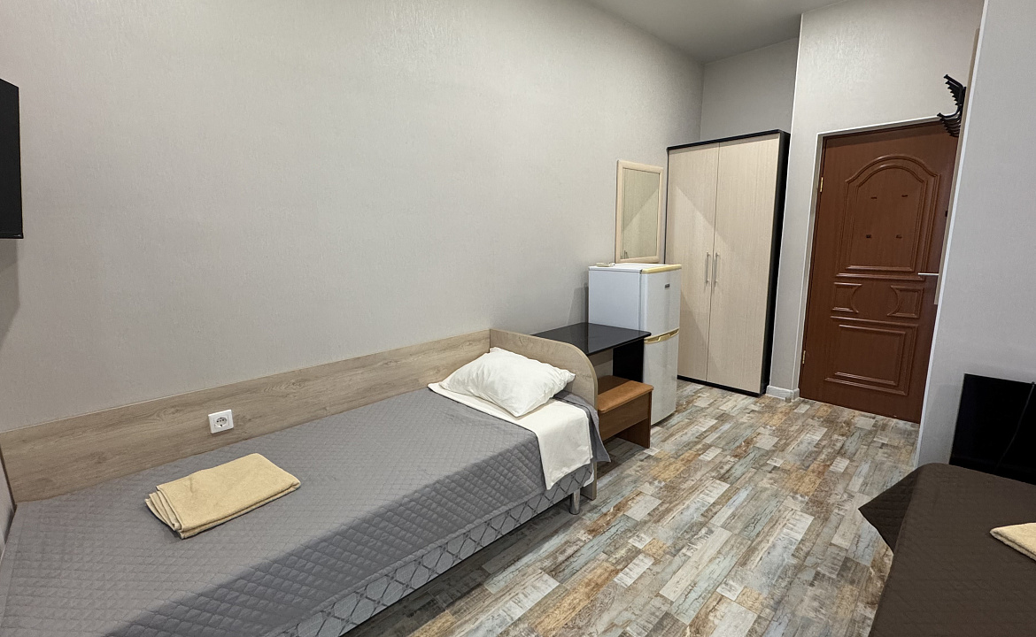 3-х местный номер с балконом. Гостевой дом «Акварель». Ольгинка