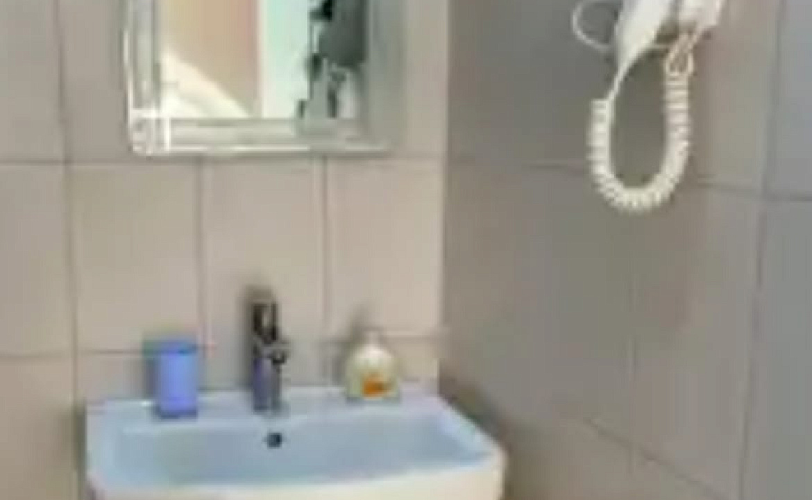 Семейные апартаменты. Гостевой дом Четыре сезона. Лоо