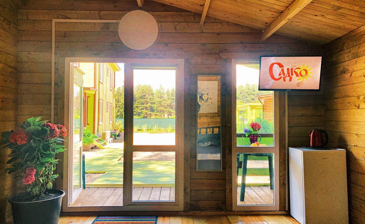 ДОМИК КОМФОРТ. Гостевой дом САДКО. Пицунда