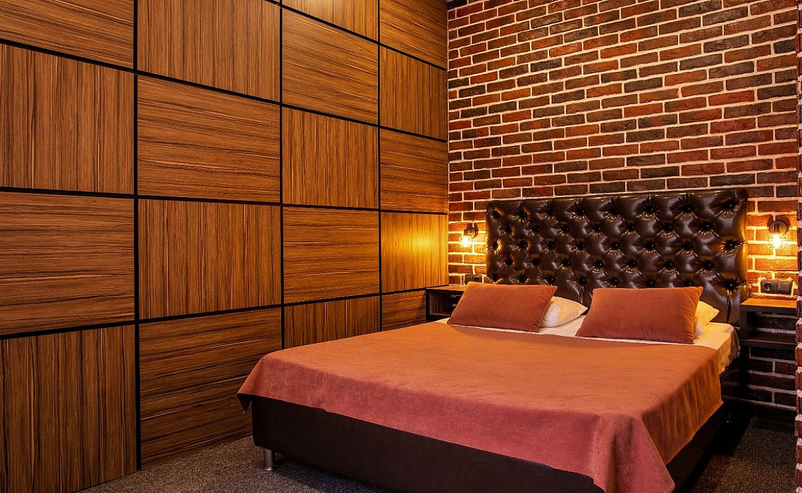 Номер Люкс с балконом и видом на море. Отель «БРЮТ». Геленджик