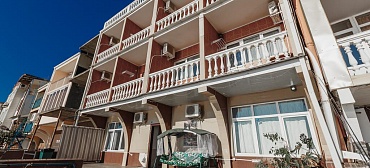 Эллинг Море за окном Азовская 18