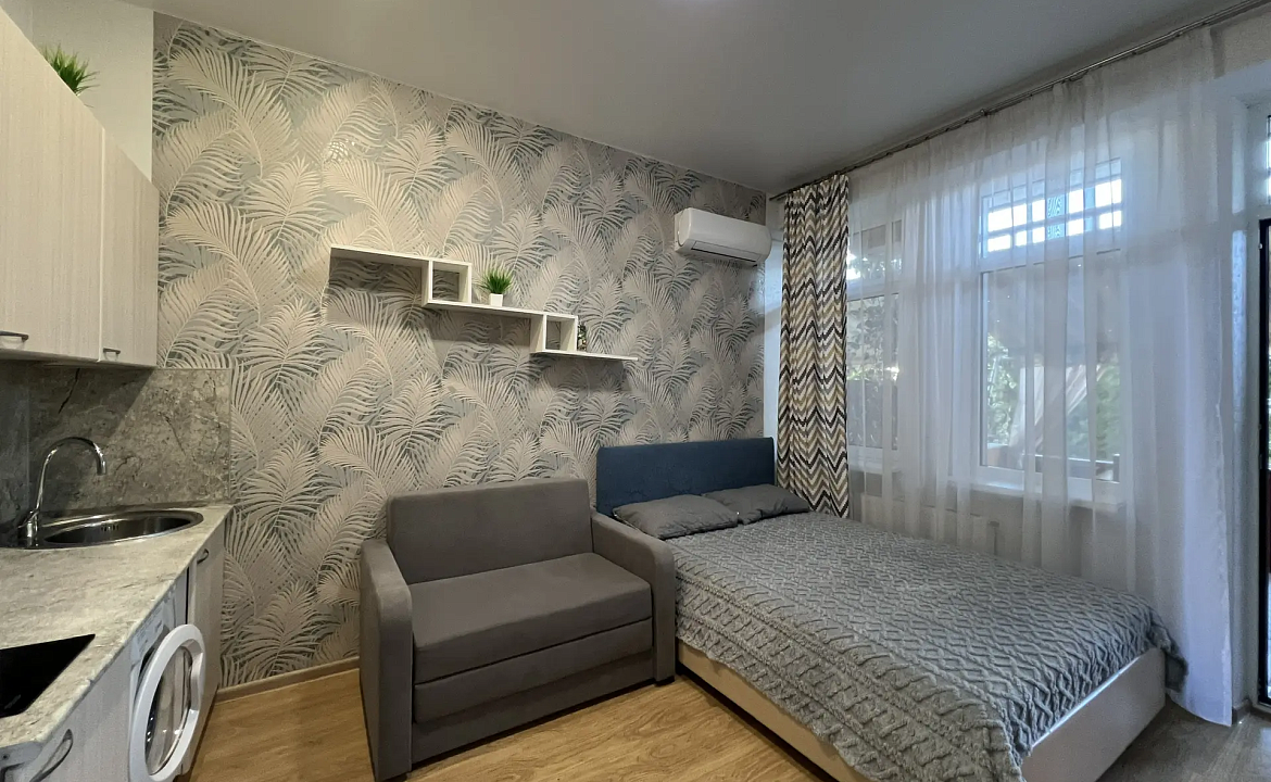 Апартамент с террасой 14к2. Светлая квартира с террасой и морем. Дагомыс