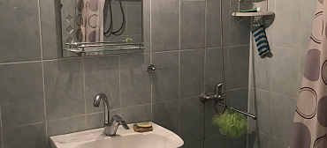 Квартира в многоквартирном доме 2х комнатная квартира на Абазгаа