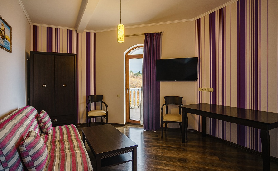 Апартаменты двухкомнатные с террасой 6. Гостевой дом Лиана. Ливадия